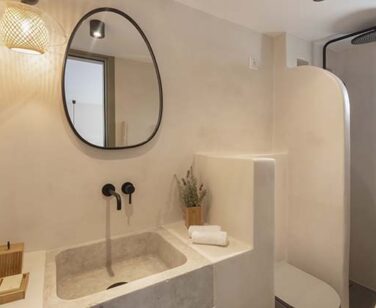 AVRA UPSTAIR BATHROOM